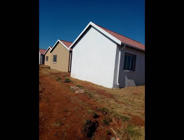 2 BEDROOM HOUSE FOR SALE IN LENASIA SOUTH
